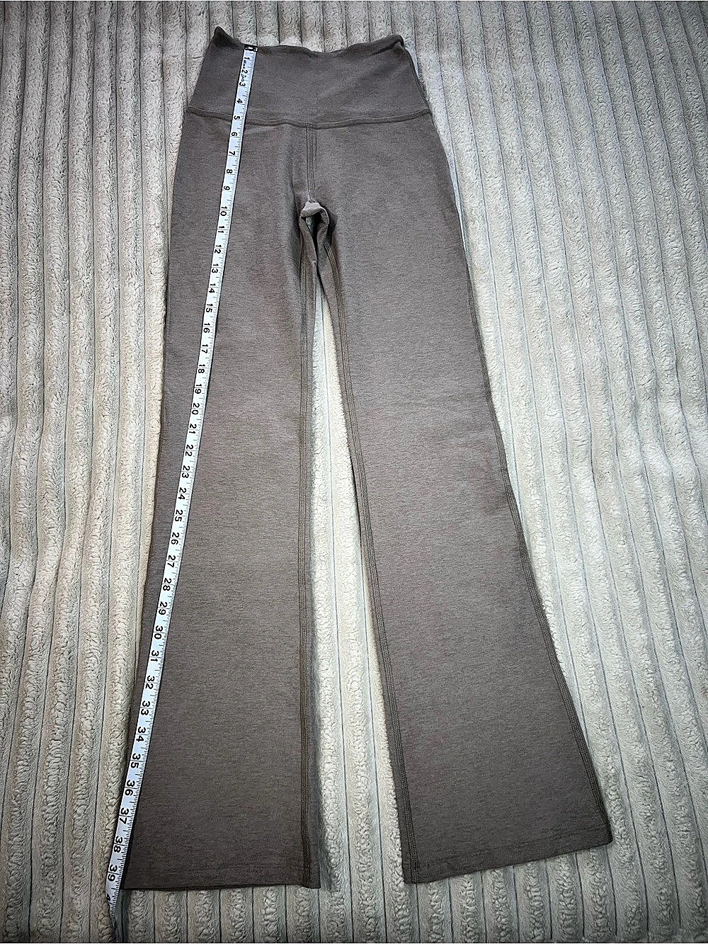 Beyond Yoga Flare Leggings in Brown Size S/P Like New